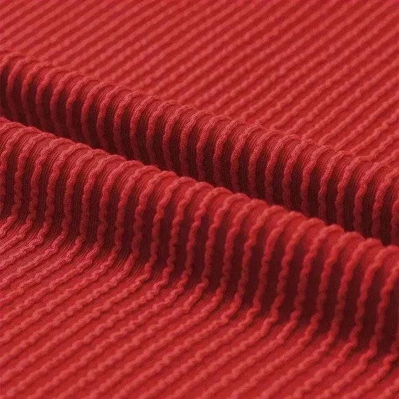 Redwood Casual Women's Twisted Threaded Short-Sleeved T-Shirt - Picture 6 of 6